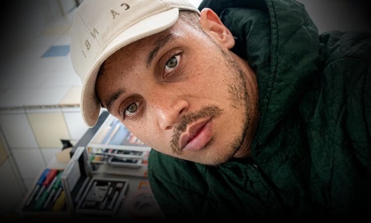 Familiares e amigos em choque com o brutal assassinato do jovem Vagno Novais Pinhão